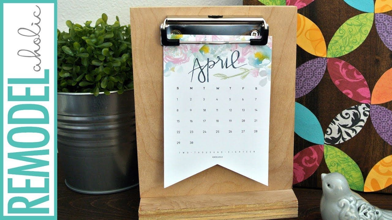 Easy Last-Minute Gift Idea! Free Printable 2018 Calendar Free Printable Desk Calendar